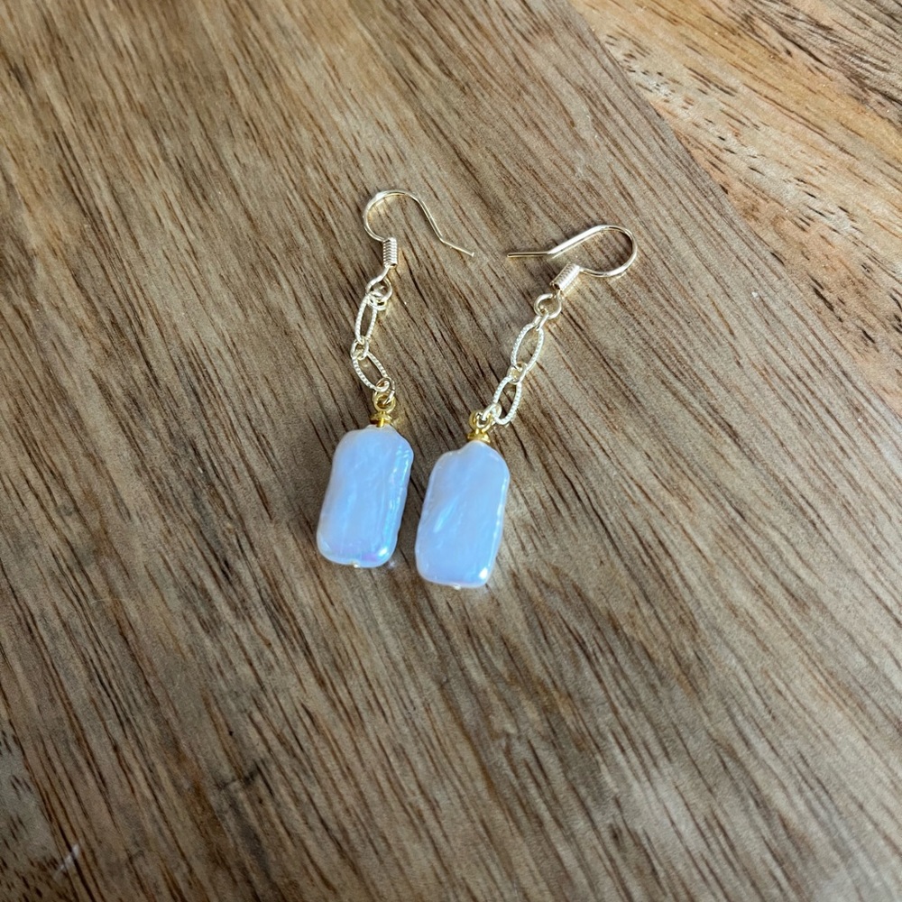 baroque pearl earring